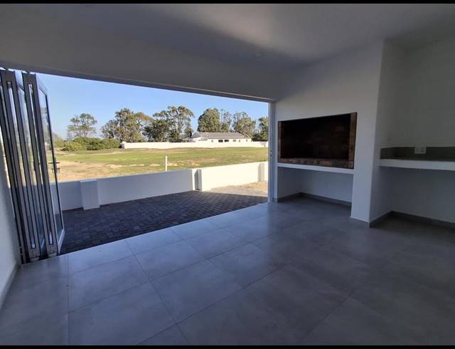 4 BEDROOM HOUSE FOR SALE IN SHELLEY POINT